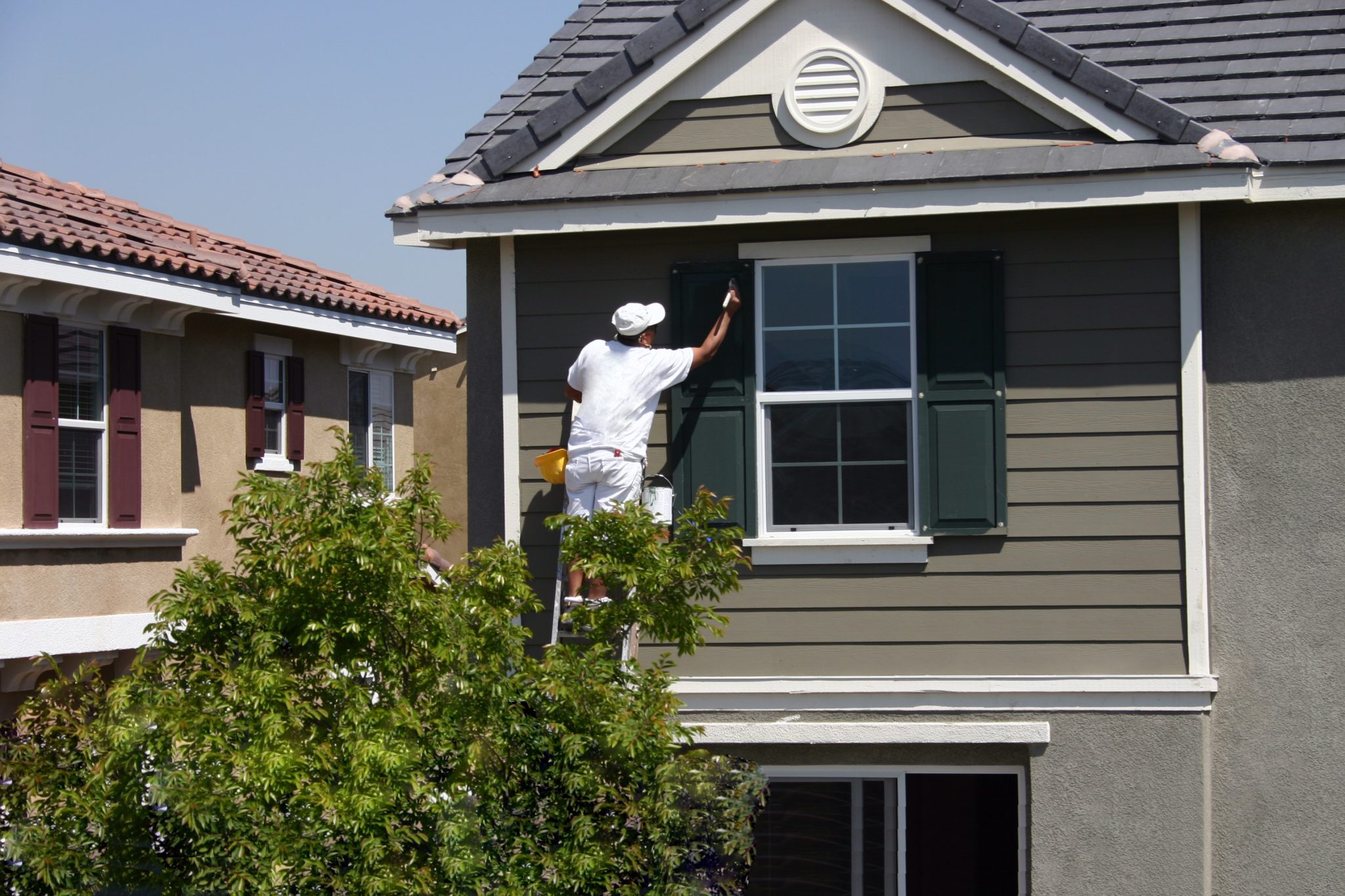 You are currently viewing What Should You Consider Before Painting Your Home?